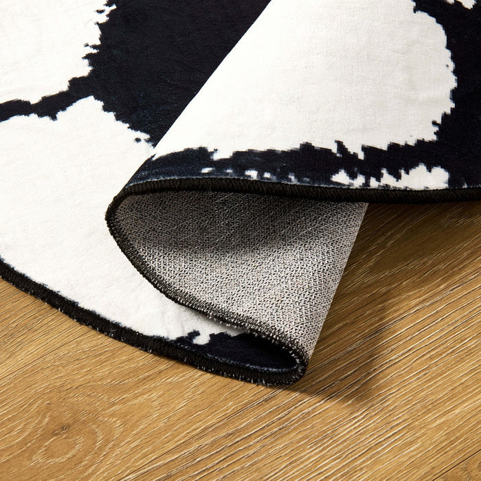 Football Machine Washabale Rug - Black/ White - DUSK