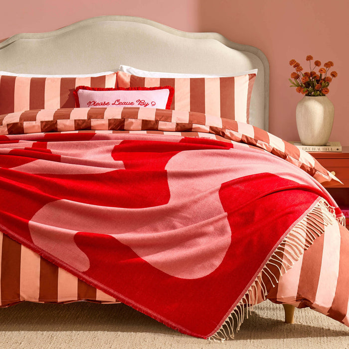 Swirl Contrast Pattern Throw - Pink/Red - DUSK